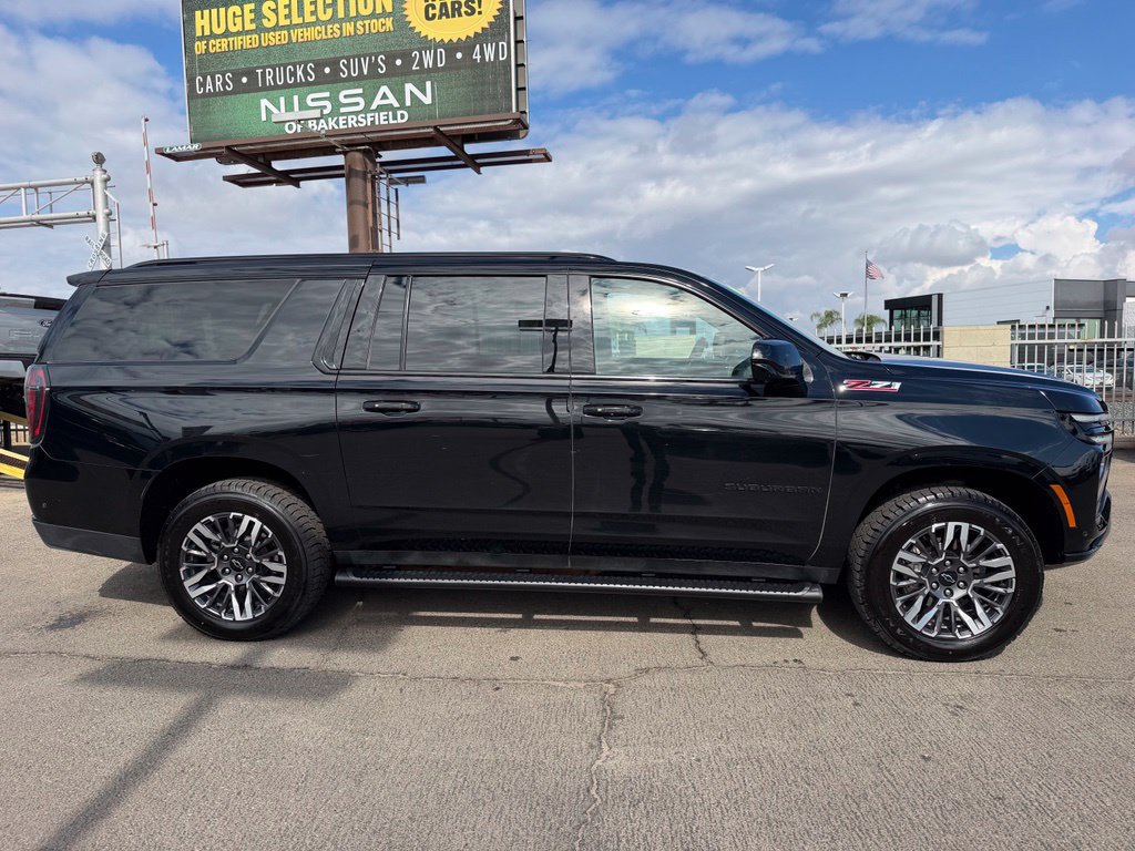 Used 2025 Chevrolet Suburban Z71 AWD/4WD image 7