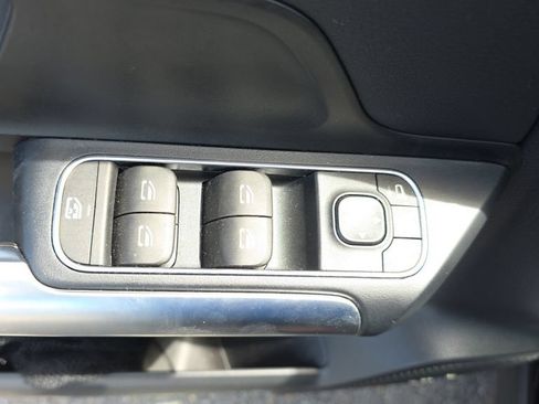 Certified 2025 Mercedes-Benz GLA 250 image 12