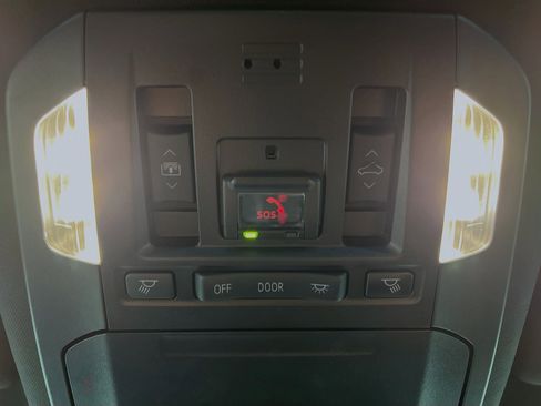 Used 2022 Toyota Highlander Platinum image 21