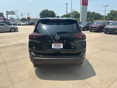 Used 2024 Nissan Rogue SV FWD image 6