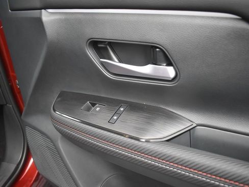 New 2025 Nissan Kicks SR image 25