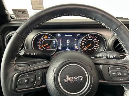 Used 2023 Jeep Wrangler Freedom Edition image 13