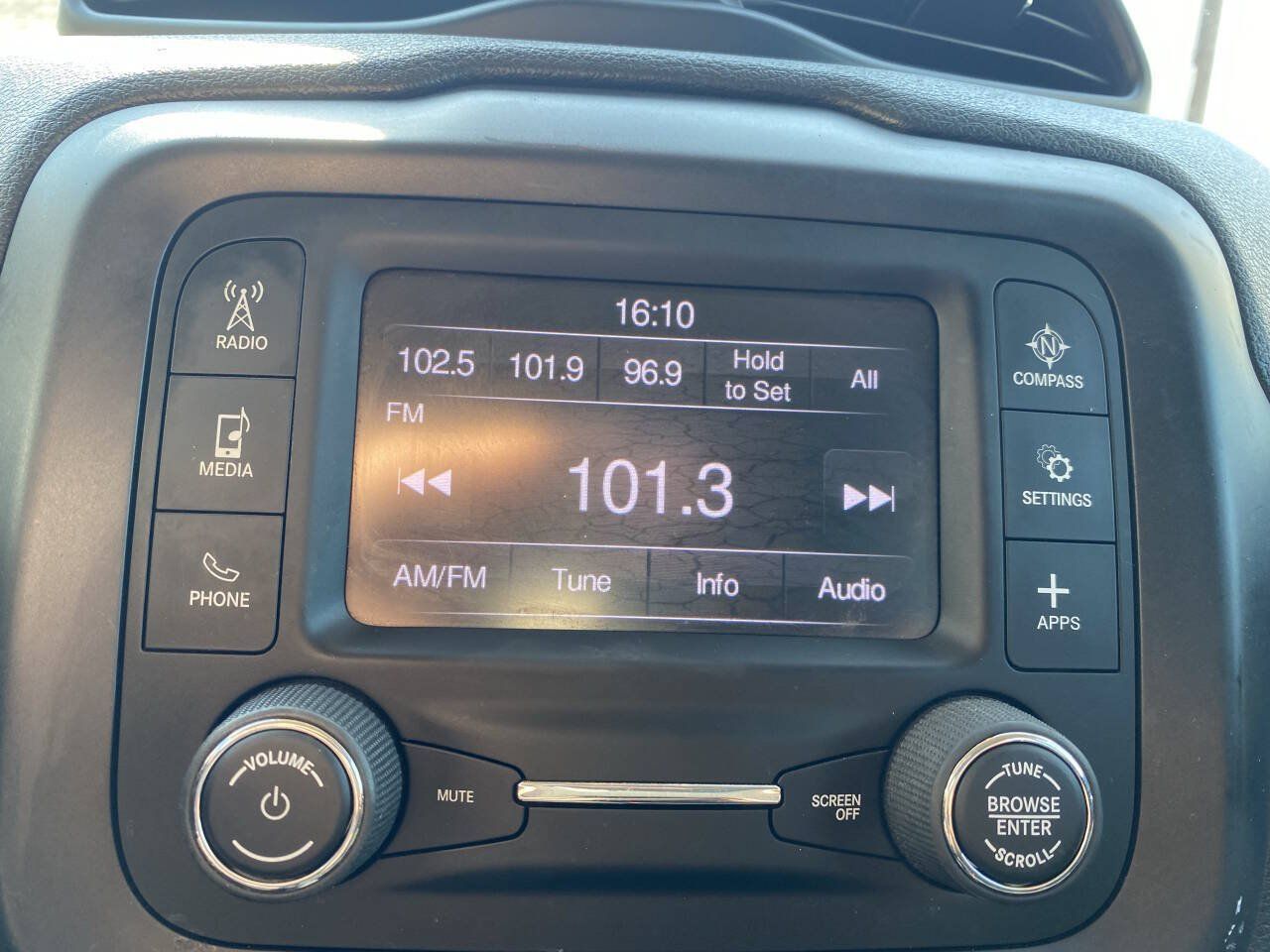 Used 2019 Jeep Renegade Sport w/ Sport Appearance Group AWD/4WD image 26