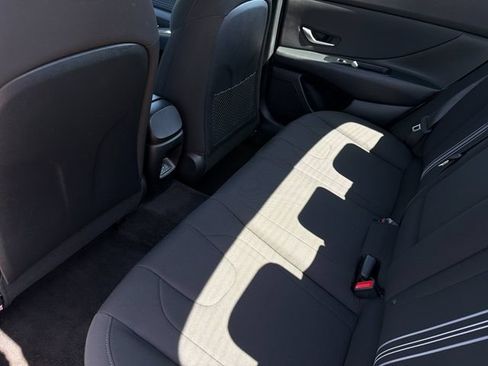 Used 2025 Hyundai Elantra SEL FWD image 10