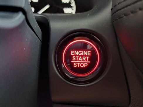 Used 2025 Honda HR-V LX image 6