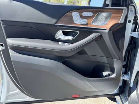 New 2025 Mercedes-Benz GLS 450 4MATIC image 16