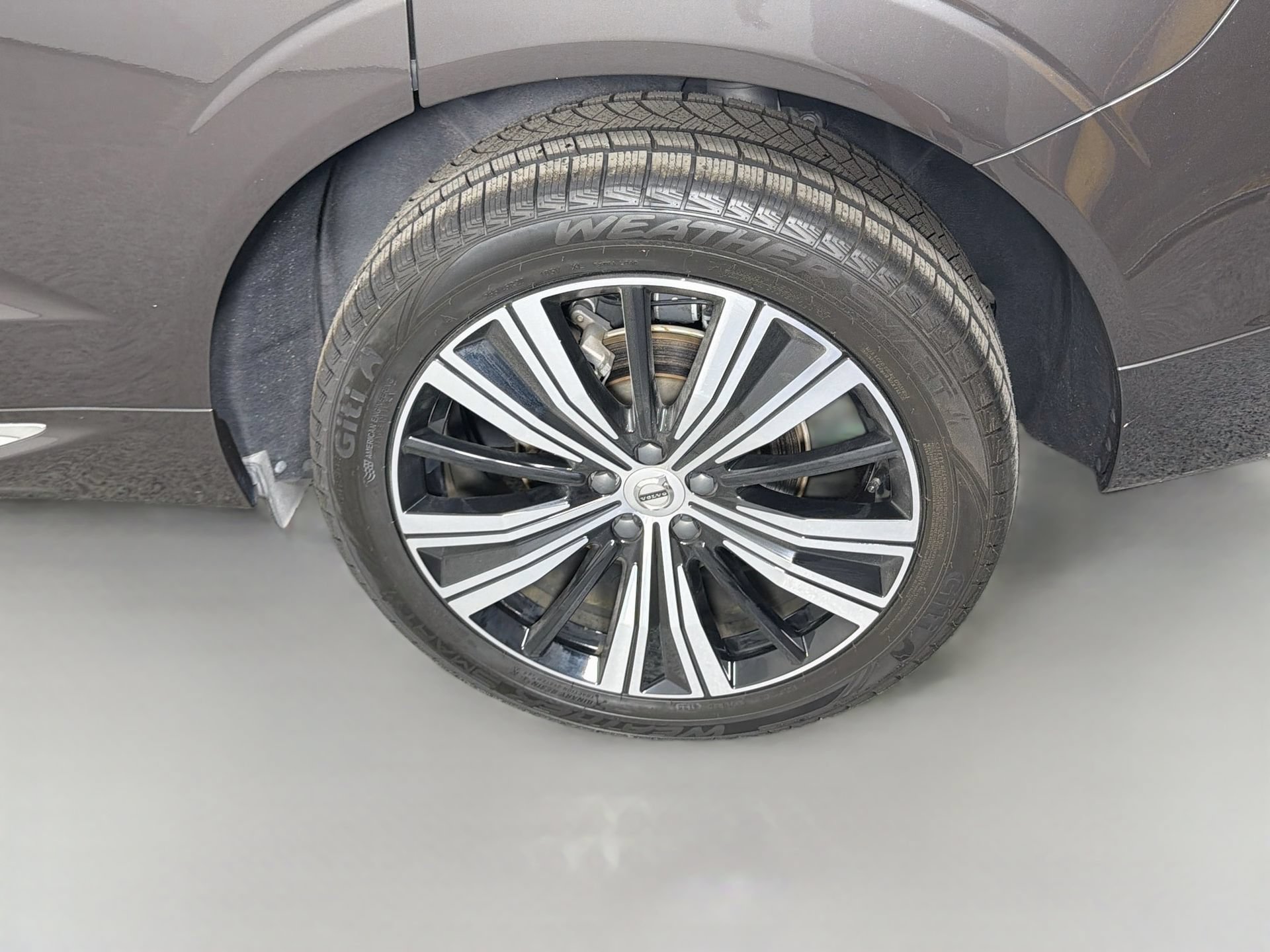 Certified 2023 Volvo XC60 B5 Plus w/ Protection Package Premier FWD image 30