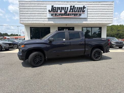 Used 2022 Chevrolet Silverado 1500 Custom AWD/4WD image 1