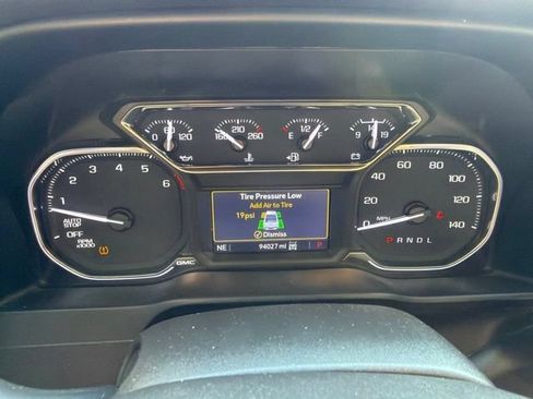Used 2021 GMC Sierra 1500 SLT AWD/4WD image 17