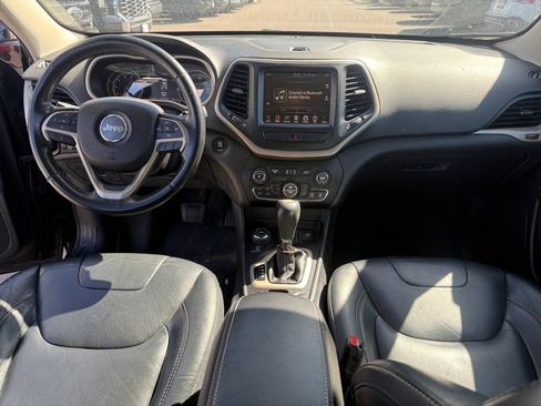 Used 2016 Jeep Cherokee Limited AWD/4WD image 19