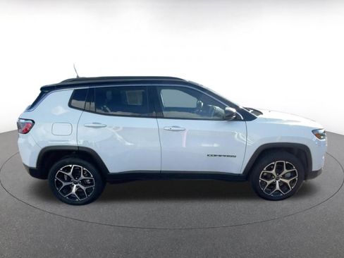 Used 2025 Jeep Compass Limited image 16