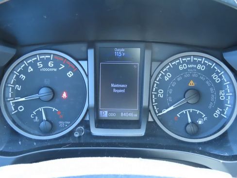 Used 2020 Toyota Tacoma TRD Off-Road AWD/4WD image 19