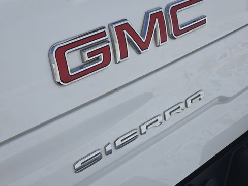 Used 2021 GMC Sierra 1500 SLT image 12