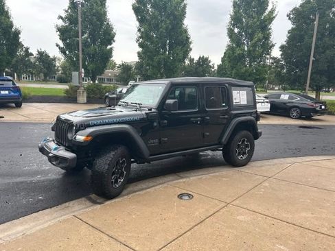 Used 2023 Jeep Wrangler Unlimited Rubicon 4xe w/ Cold Weather Group AWD/4WD image 3