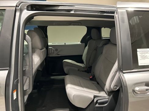 New 2026 Toyota Sienna LE image 14