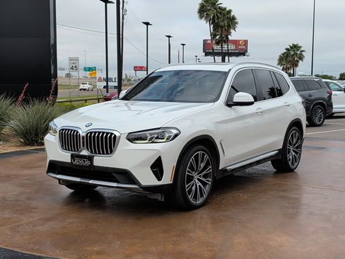 Used 2024 BMW X3 sDrive30i w/ Premium Package image 5