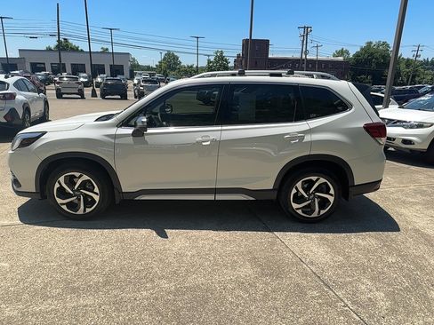 Used 2024 Subaru Forester Touring w/ Convenience Package AWD/4WD image 7
