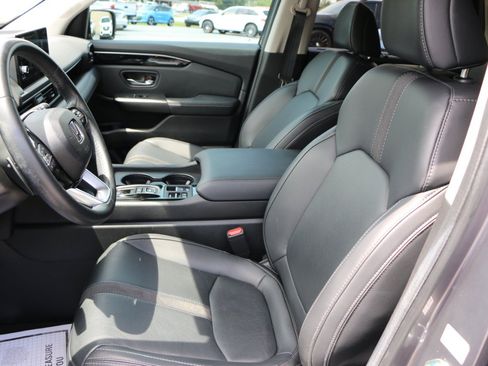 Used 2025 Honda Pilot EX-L image 29