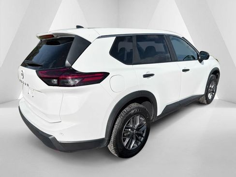 Used 2024 Nissan Rogue S FWD image 7