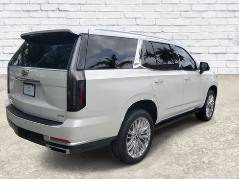 Certified 2025 Cadillac Escalade Premium Luxury image 4