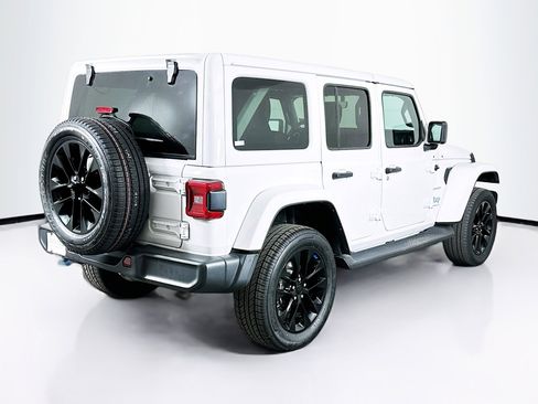 Used 2023 Jeep Wrangler Sahara image 9