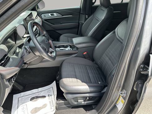 Used 2025 Ford Explorer ST-Line RWD image 13