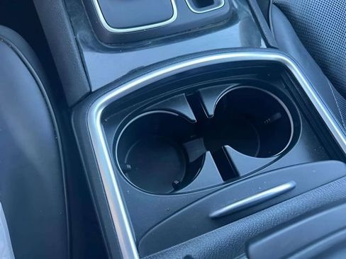 Used 2019 Chrysler 300 Limited RWD image 15