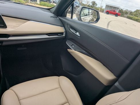 Used 2024 Cadillac XT4 Premium Luxury image 23