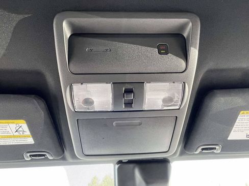 Used 2025 Nissan Frontier PRO-4X AWD/4WD image 41