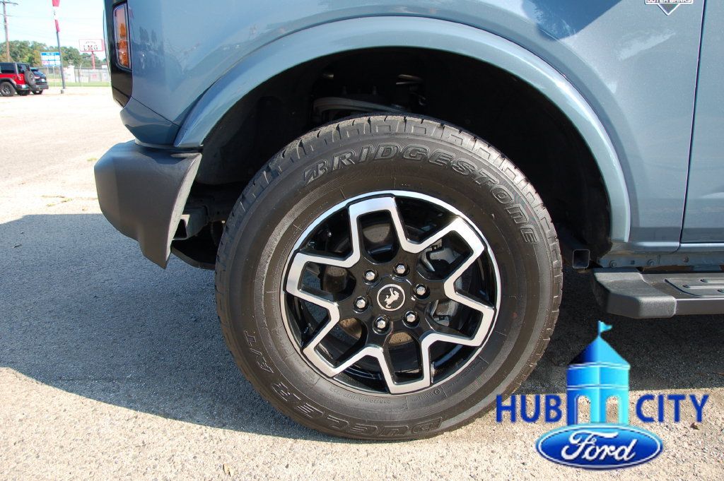 Used 2024 Ford Bronco Outer Banks AWD/4WD image 9
