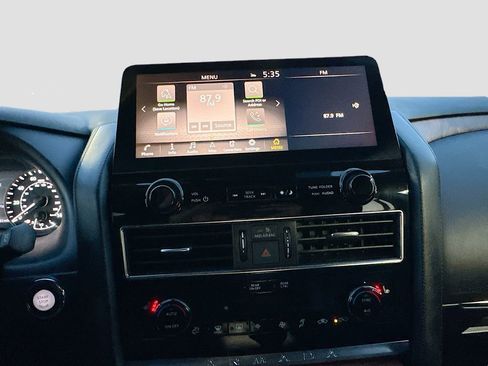 Used 2024 Nissan Armada SL w/ Captain's Chairs Package image 17