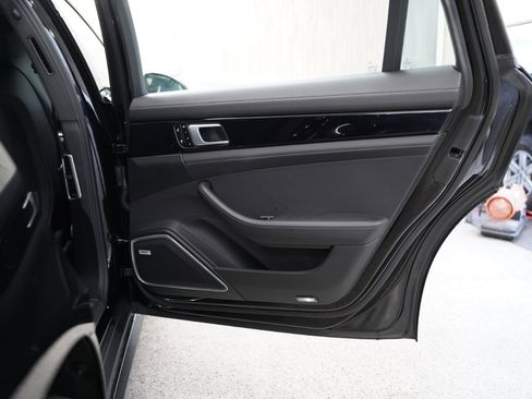 Used 2019 Porsche Panamera 4 Executive image 36