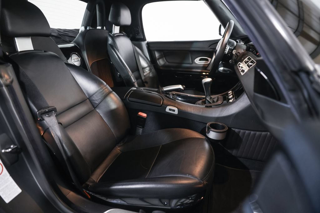 Used 2002 BMW Z8 RWD image 29