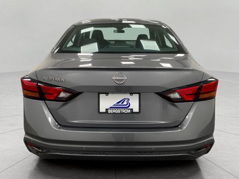 Used 2025 Nissan Altima 2.5 SV FWD image 4