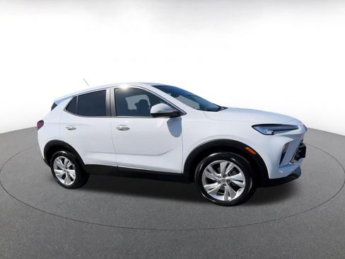 Used 2025 Buick Encore GX Preferred image 2