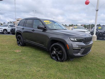 Used 2024 Jeep Grand Cherokee Limited w/ Black Appearance Package