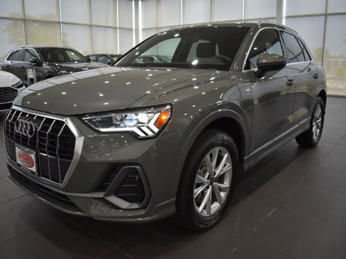 Used 2025 Audi Q3 2.0T Premium w/ Convenience Package AWD/4WD image 5