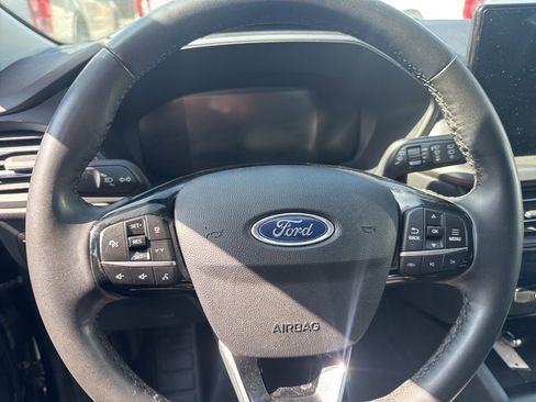Used 2023 Ford Escape SE FWD image 20