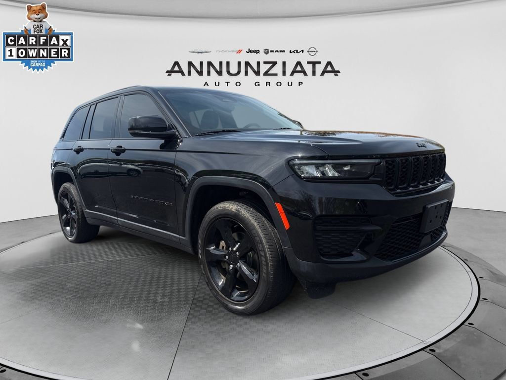 Certified 2024 Jeep Grand Cherokee Altitude AWD/4WD image 7