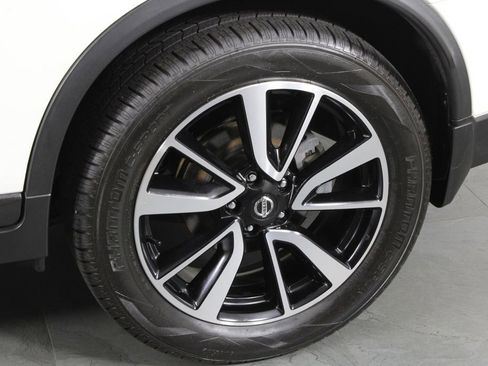 Used 2015 Nissan Rogue S image 12