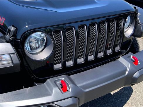 Used 2023 Jeep Wrangler Unlimited Rubicon w/ Cold Weather Group AWD/4WD image 25