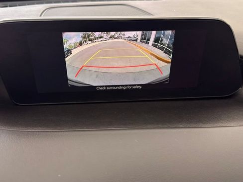 Used 2020 MAZDA MAZDA3 Hatchback FWD image 28