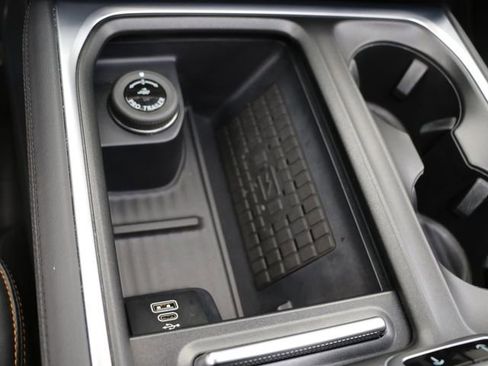 Used 2025 Ford Expedition Tremor AWD/4WD image 28