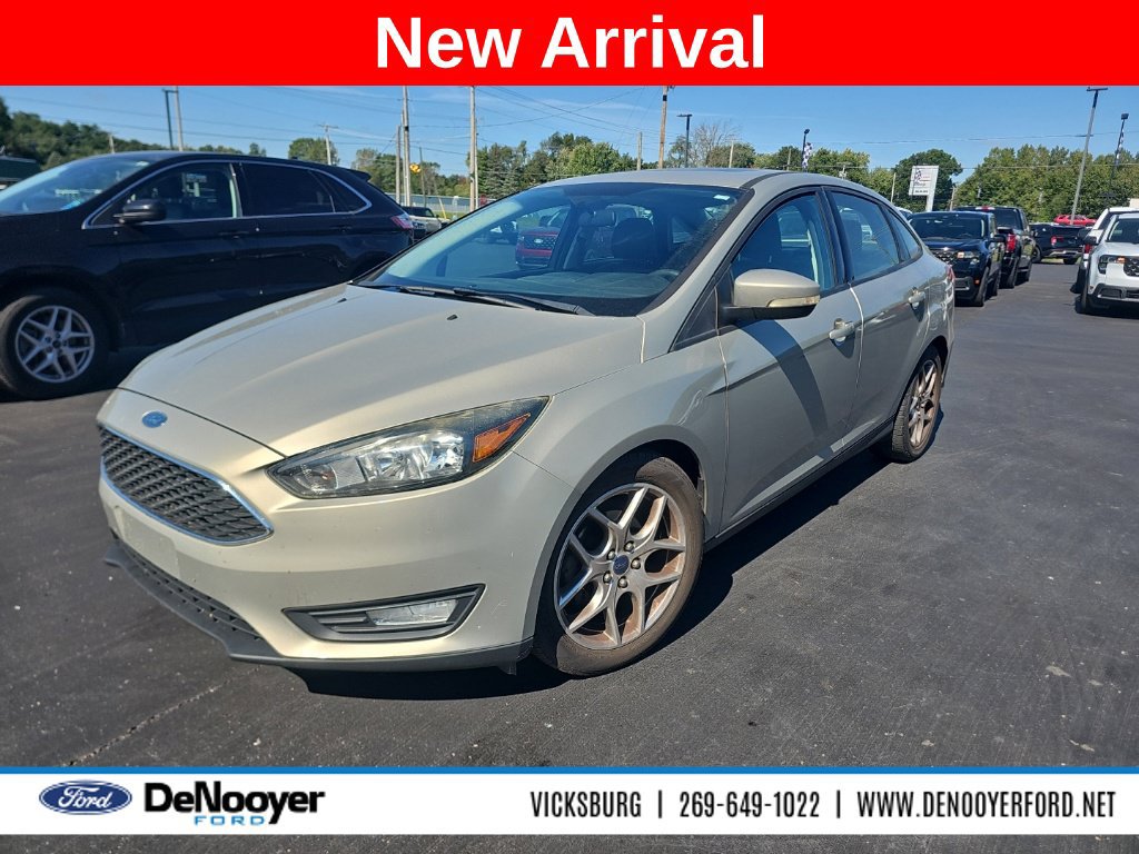 Used 2015 Ford Focus SE w/ Equipment Group 201A FWD image 1