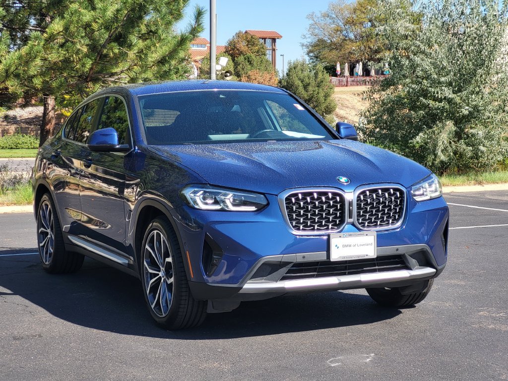 Used 2022 BMW X4 xDrive30i w/ Premium Package 2 AWD/4WD image 3