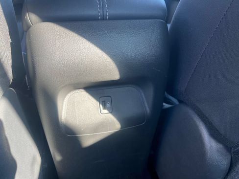 Used 2025 Nissan Sentra SV FWD image 23