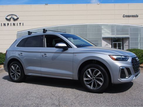 Used 2023 Audi Q5 2.0T Premium w/ Convenience Package AWD/4WD image 1