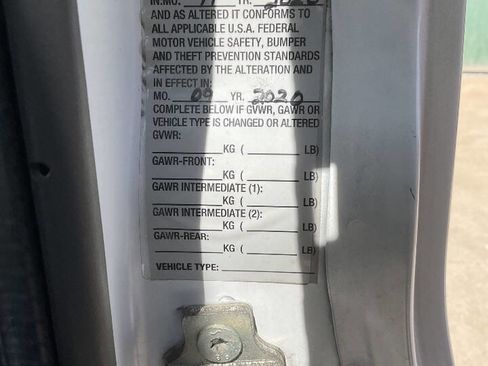 Used 2020 Chevrolet Express 3500 Extended w/ Driver Convenience Package image 11