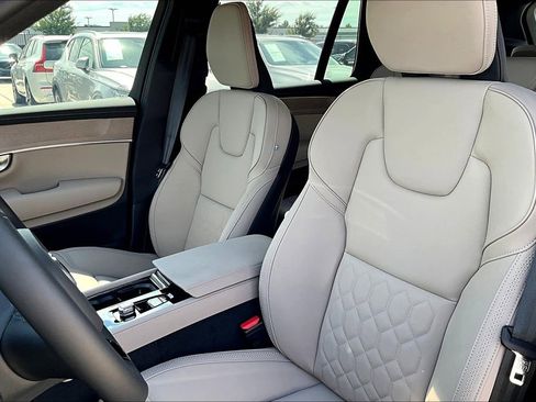 New 2026 Volvo XC90 B5 Plus w/ Protection Package Premier image 22
