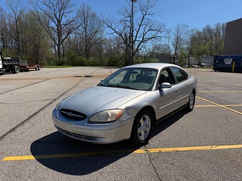 Used 2003 Ford Taurus SE image 1